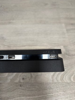 Consola PS4 Slim + 7 Videojuegos