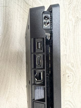 Consola PS4 Slim + 7 Videojuegos