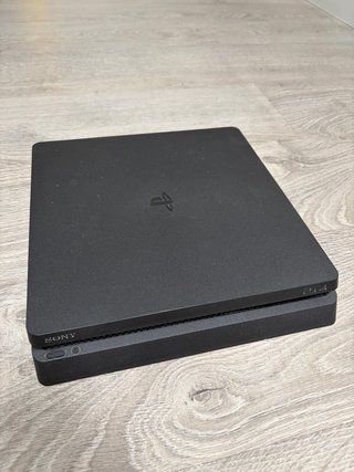 Consola PS4 Slim + 7 Videojuegos