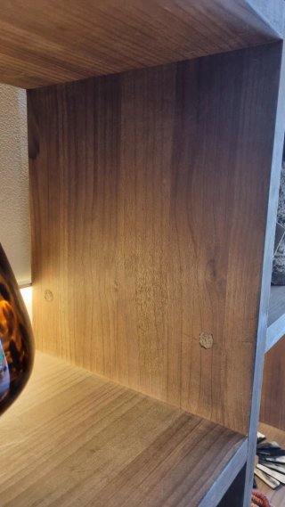 Estantería decorativa de madera con luz led