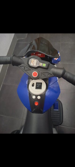 Moto eléctrica infantil seminueva