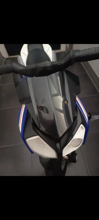 Moto eléctrica infantil seminueva