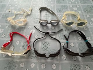 Costumi da bagno donna S, M, L e occhiali da piscina