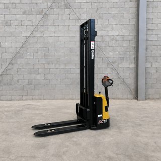 Apilador Eléctrico 1200kg a 4000mm*IVA NO INCLUIDO