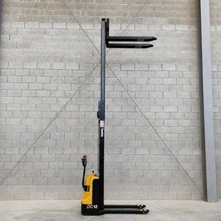 Apilador Eléctrico 1200kg a 4000mm*IVA NO INCLUIDO