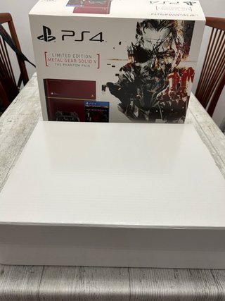 PS4 Edición Limitada Metal Gear Solid V Roja