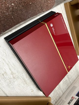 PS4 Edición Limitada Metal Gear Solid V Roja