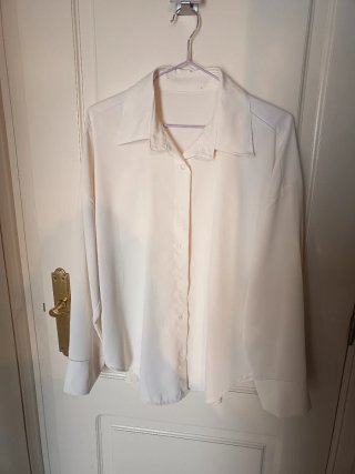 Blusa blanca elegante