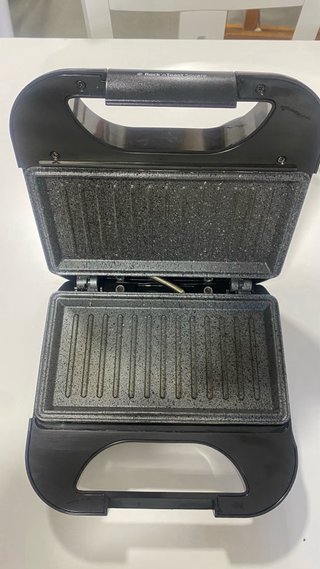 Sandwichera Cecotec 750W