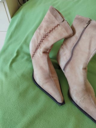 Botines beige tacón punta