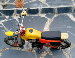 Moto infantil Italjet con sidecar