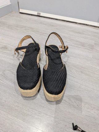 Sandalias esparto negras y beige