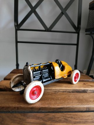 Espectacular coche de hierro fundido, años 30