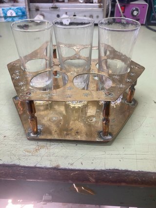 Antigua cañera para vasos