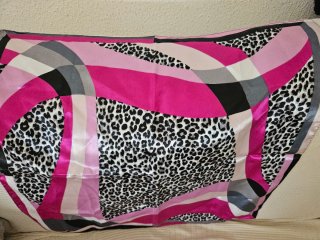 Pañuelo estampado leopardo y geométrico