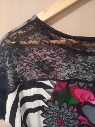 Camisola Koröshi Talla XS Estampado Floral.
