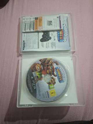 2 juegos Skylanders para PS3 + Kit de figuras