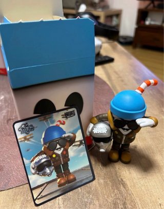 Figura Milfo Airforce con tarjeta