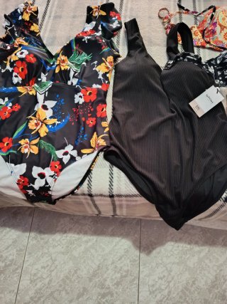 Lote 3 costumi da bagno e bikini