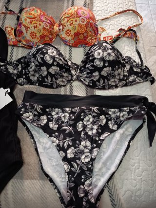 Lote 3 costumi da bagno e bikini