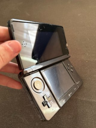 Nintendo 3DS Negra + Cargador