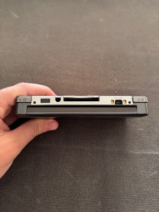 Nintendo 3DS Negra + Cargador