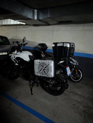 BMW F700GS Aventura Blanca y Negra