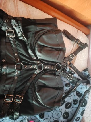 Vestido gótico RESTYLE con arnés