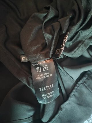 Vestido gótico RESTYLE con arnés