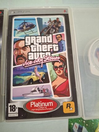 Lote 3 giochi PSP: World Tour Soccer, GTA Vice City