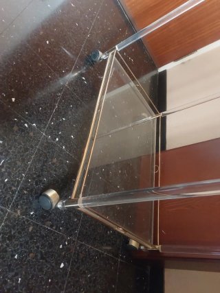 Camarera cristal y metal con ruedas