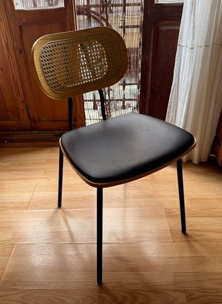 Mesa redonda cristal y 4 sillas madera/metal