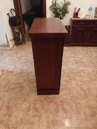 Cómoda de madera de pino