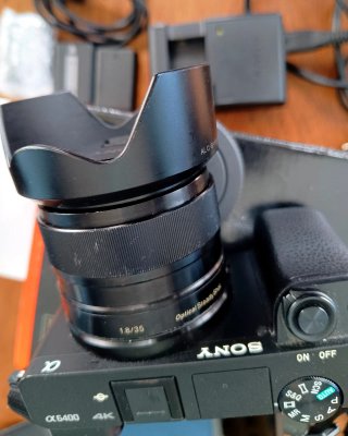 Sony a6400+Sony 35mm f1.8 +Accesorios
