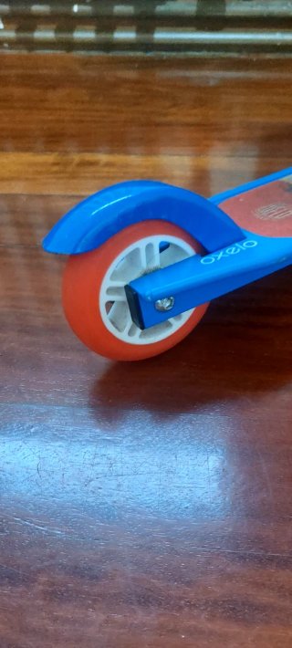 Patinete infantil Oxelo azul y rojo