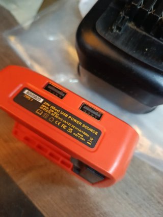 Black+Decker DualVolt 54V Batería y Linterna