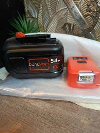 Black+Decker DualVolt 54V Batería y Linterna