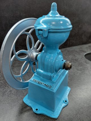 Antiguo Molinillo de Hierro para Café