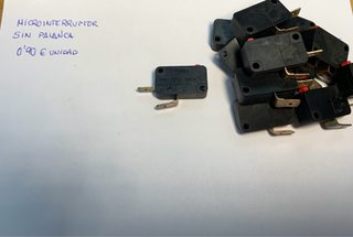 Microinterruptor sin palanca 0,90€