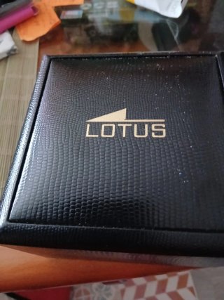 Caja de reloj Lotus