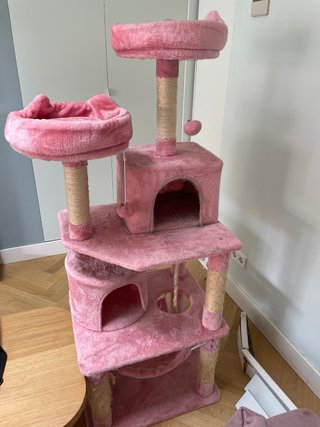 Casa árbol para gatos rosa
