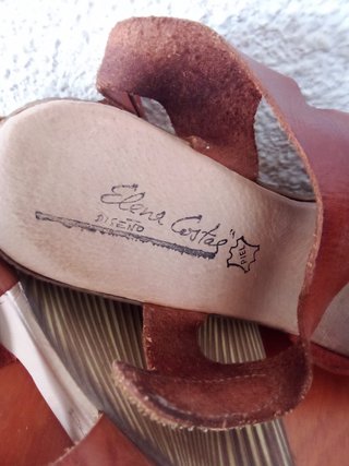 Sandalias cuña Elena C. Marrón/Naranja