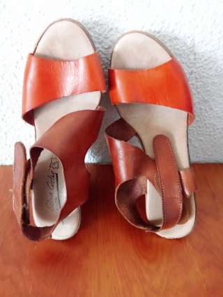 Sandalias cuña Elena C. Marrón/Naranja