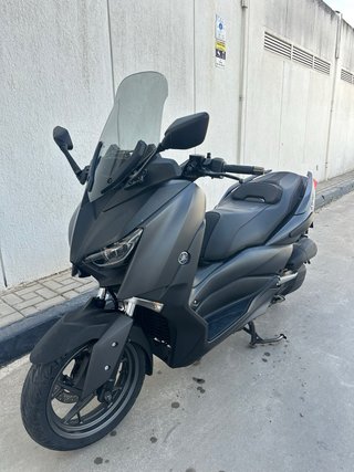 Yamaha Xmax 125 gris