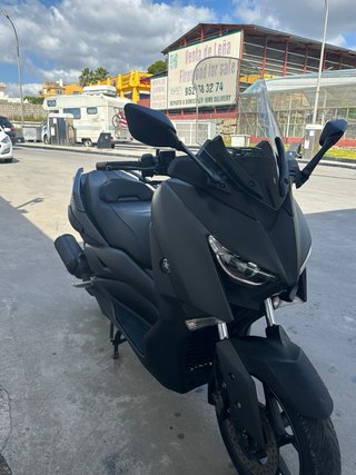 Yamaha Xmax 125 gris