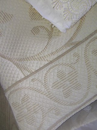 Set completo di copriletto e lenzuolo con pizzo
