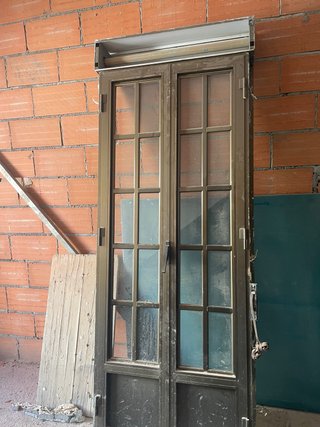 Ventana con cajón de persiana  85 x2 m mide ventan