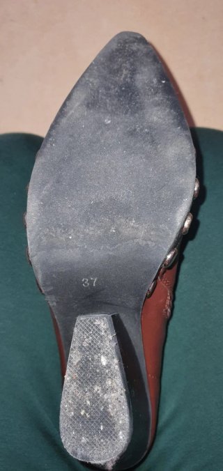 Botines Jeffrey Campbell Marrones Tachuelas