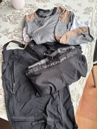 Ropa MTB Endura y Kona Talla L
