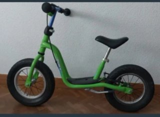 Bicicleta de equilibrio verde